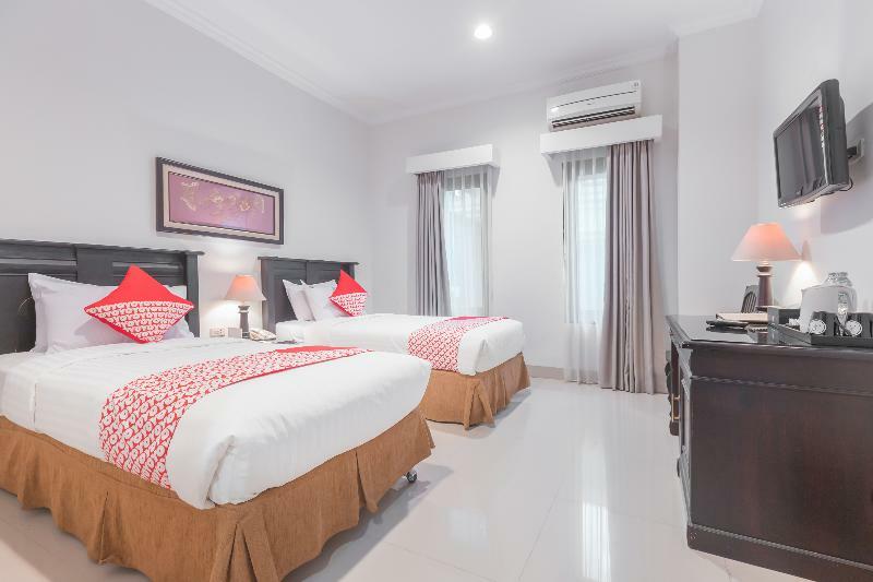 534 Sriwijaya Hotel Jakarta Exterior photo